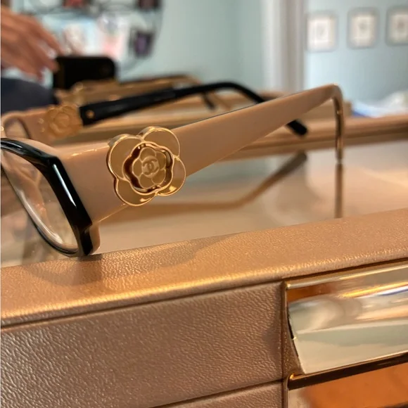 Authentic Chanel Elegant Beige and Black Camellia Accent Reading Glasses - Picture 3 of 8